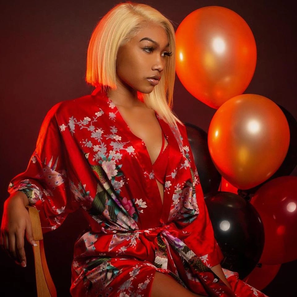 BAISI MODEL SHOW, Click to Get Same Wig ( Blonde 613# Lace Frontal Bob )