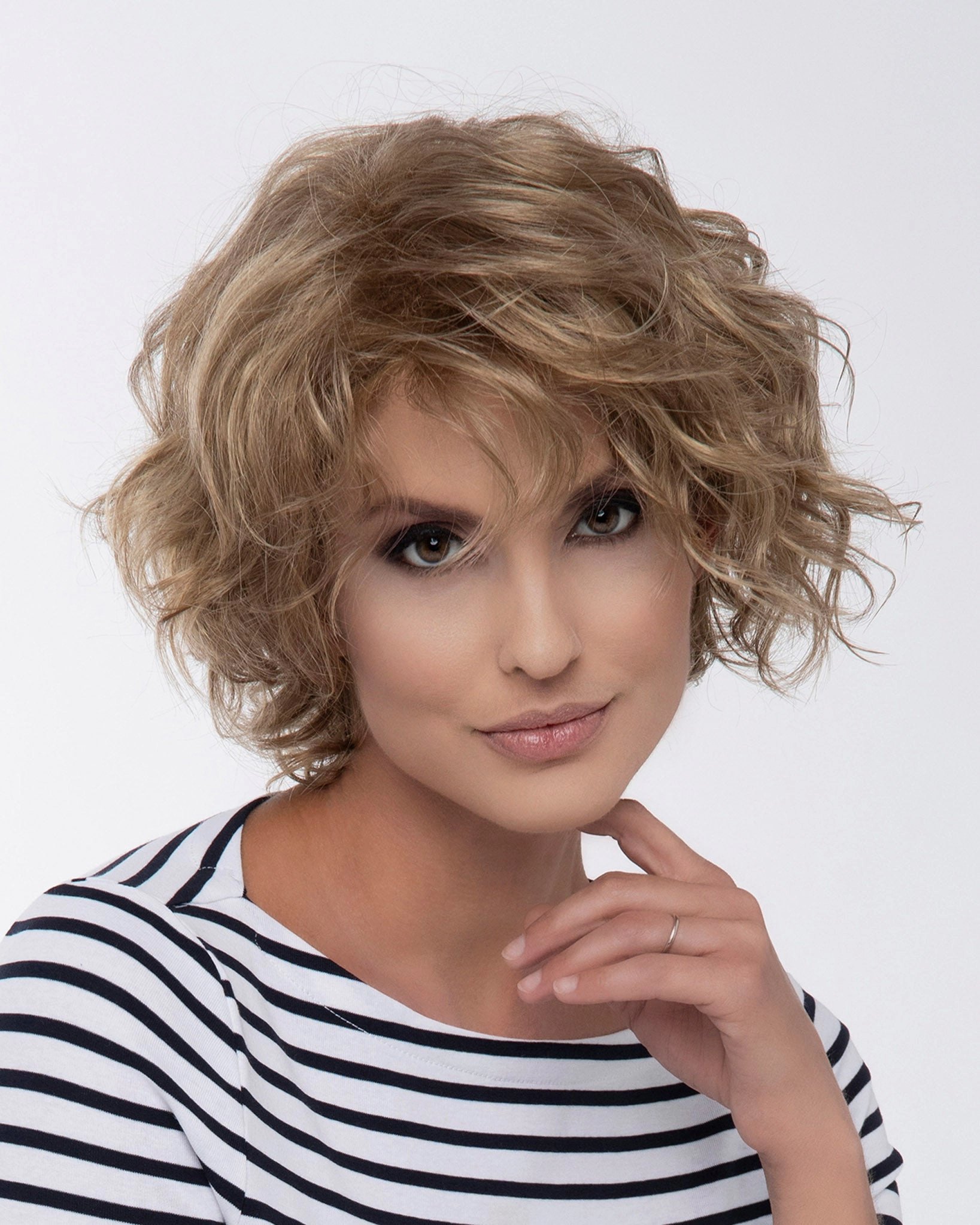 Suzi Wig by Envy | Open Top | Synthetic Fiber
