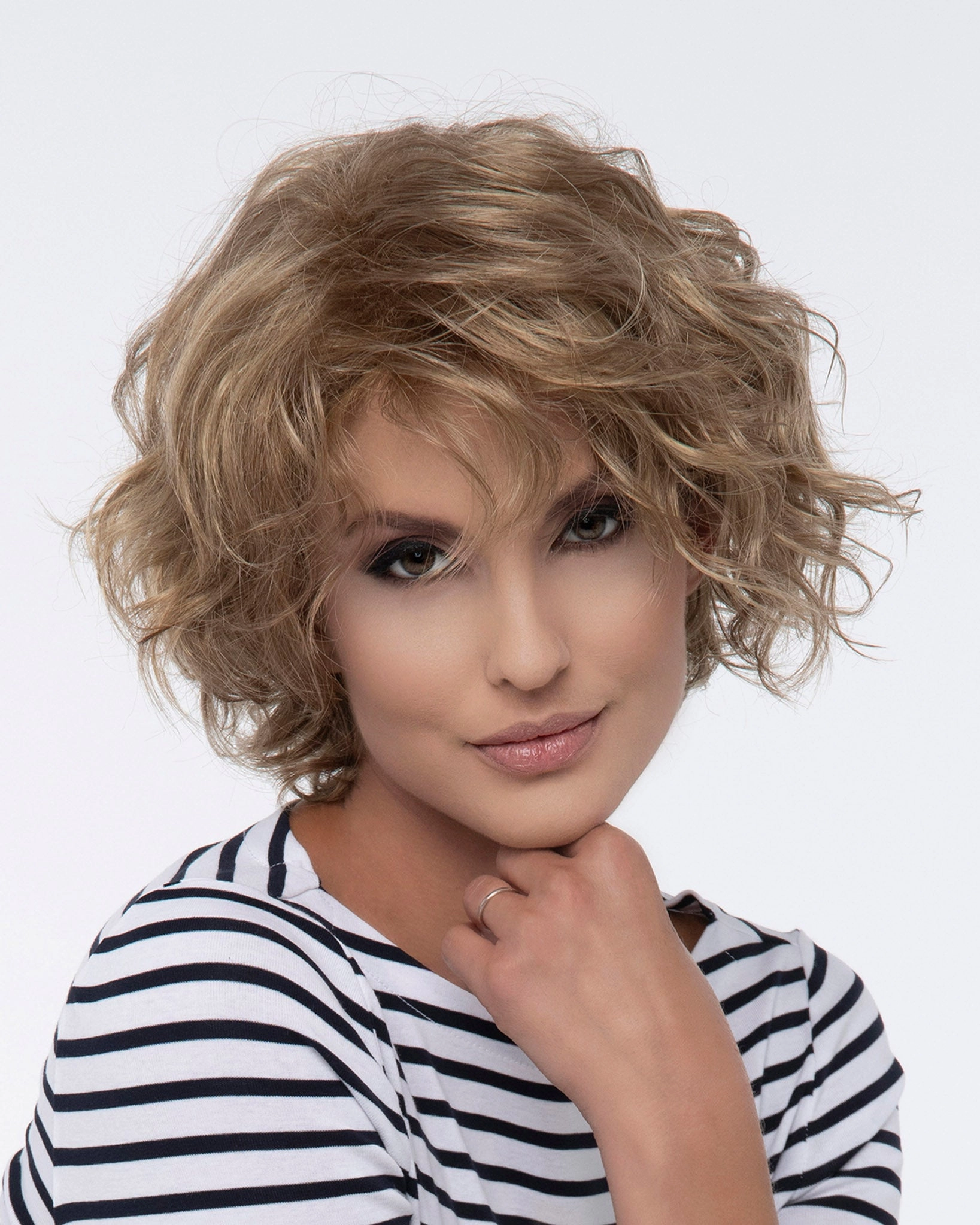 Suzi Wig by Envy | Open Top | Synthetic Fiber
